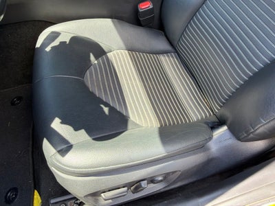 2023 Toyota Camry SE, CLEAN CARFAX