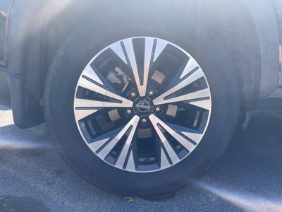 2023 Nissan Rogue SV Clean CarFax, Low Miles