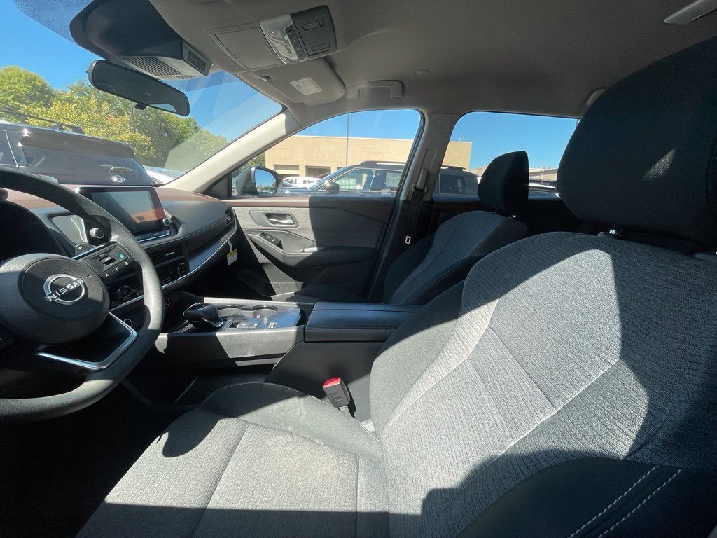 2023 Nissan Rogue SV Clean CarFax, Low Miles