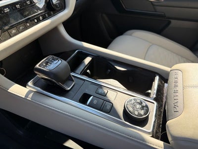 2022 Nissan Pathfinder SV 4WD, Clean CarFax, CarFax One Owner
