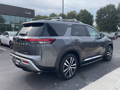 2025 Nissan Pathfinder Platinum Pano Roof, Leather, One Owner, Third Row