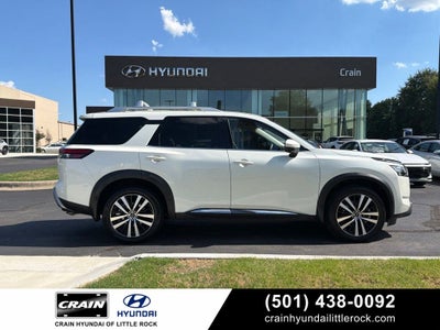 2024 Nissan Pathfinder Platinum 3rd Row Seat, Moonroof, Bose Sound, Leather, Navi