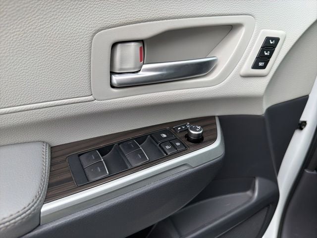 2023 Toyota Sienna Limited 7 Passenger
