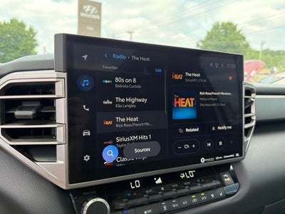 2024 Toyota Tundra Hybrid Limited CLEAN CARFAX 1-OWNER