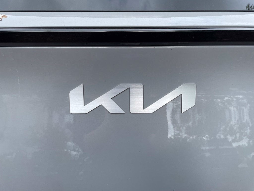 2025 Kia Sportage SX Pano Roof, Leather, One Owner