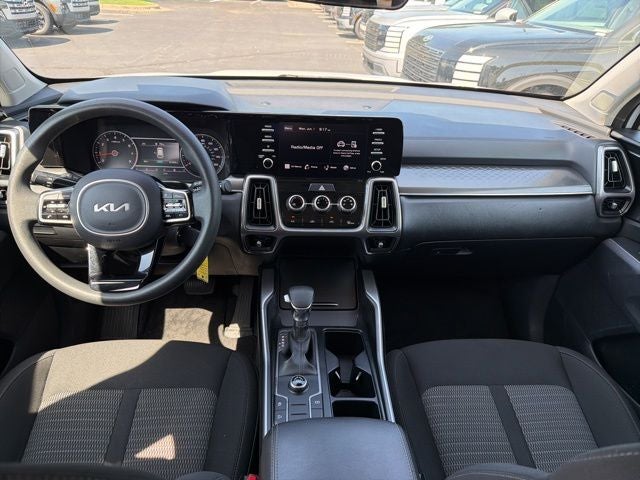 2023 Kia Sorento LX