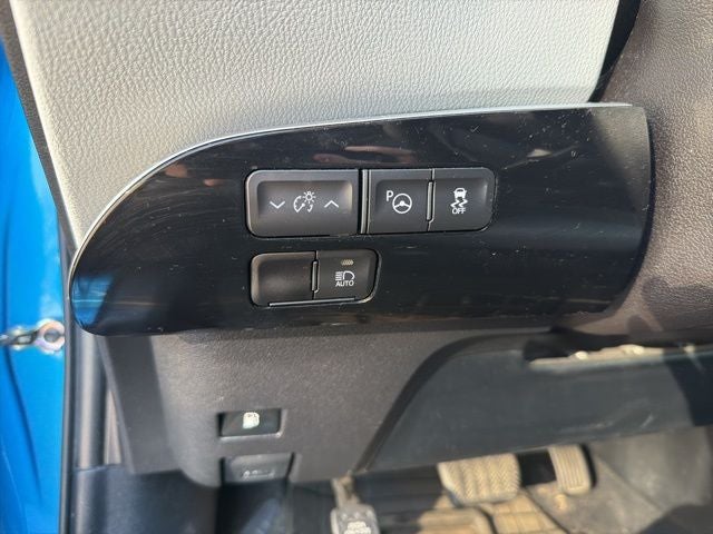 2020 Toyota Prius LE