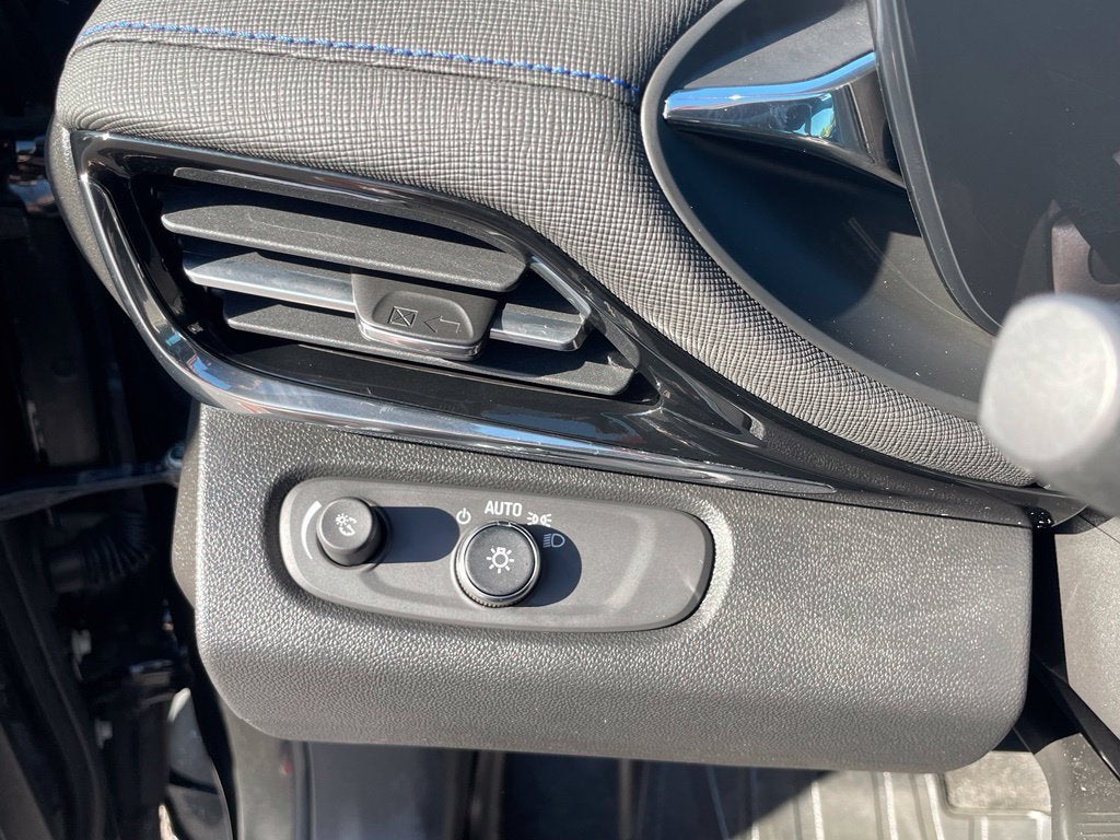2025 Buick Envista Sport Touring Moonroof, Clean CarFax, One Owner