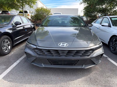 2025 Hyundai Elantra SEL Sport One Owner, Clean CarFax