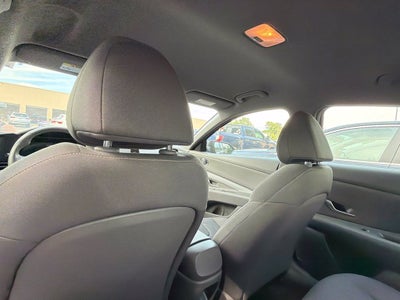 2025 Hyundai Elantra SEL Sport One Owner, Clean CarFax
