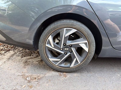 2025 Hyundai Elantra SEL Sport One Owner, Clean CarFax
