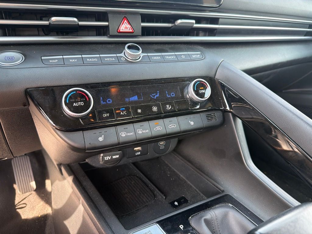 2025 Hyundai Elantra SEL Convenience CARFAX 1-Owner