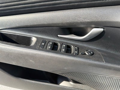 2025 Hyundai Elantra SEL Convenience CARFAX 1-Owner