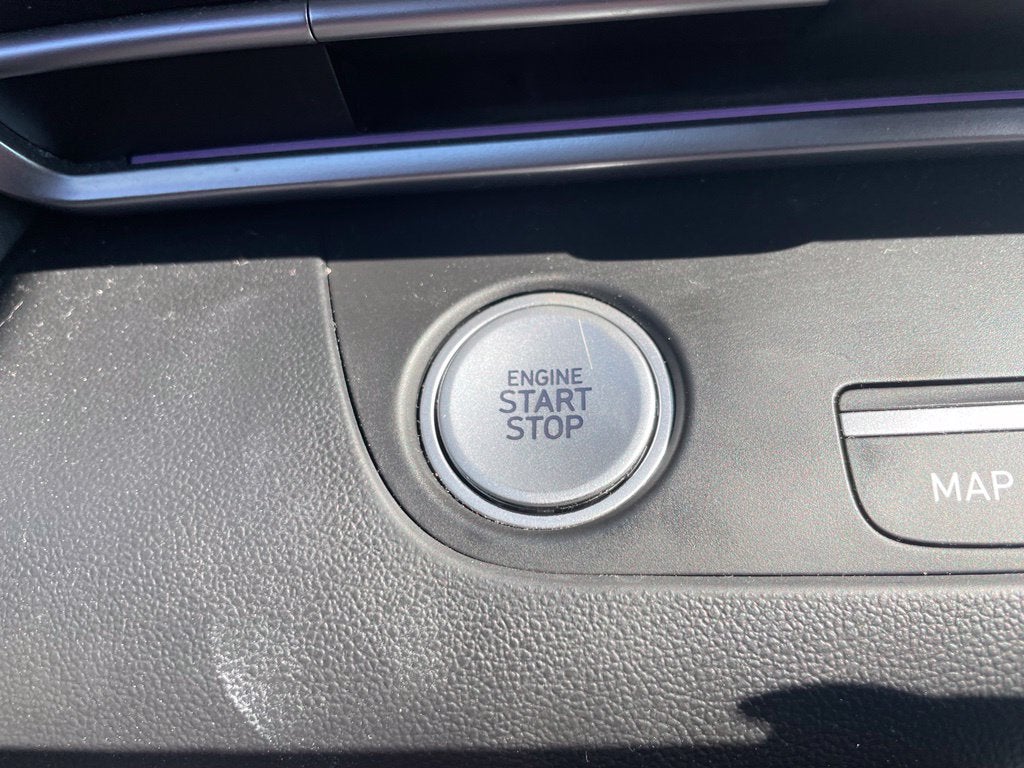 2025 Hyundai Elantra SEL Convenience Moonroof, Clean CarFax, One Owner