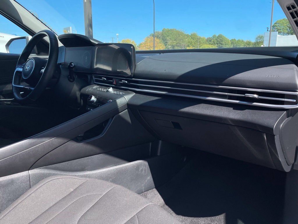 2025 Hyundai Elantra SEL Convenience Moonroof, Clean CarFax, One Owner
