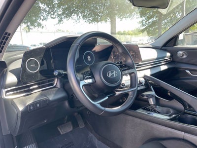 2025 Hyundai Elantra SEL Convenience Moonroof, Clean CarFax, One Owner