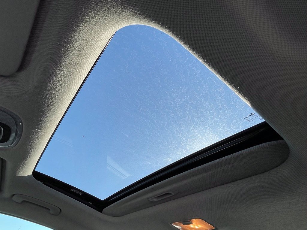 2025 Hyundai Elantra SEL Convenience Moonroof, One Owner