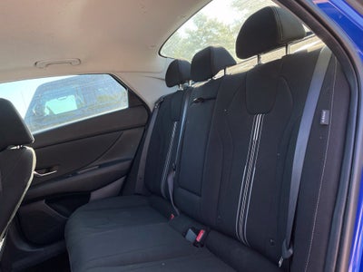 2025 Hyundai Elantra SEL Convenience Moonroof, One Owner