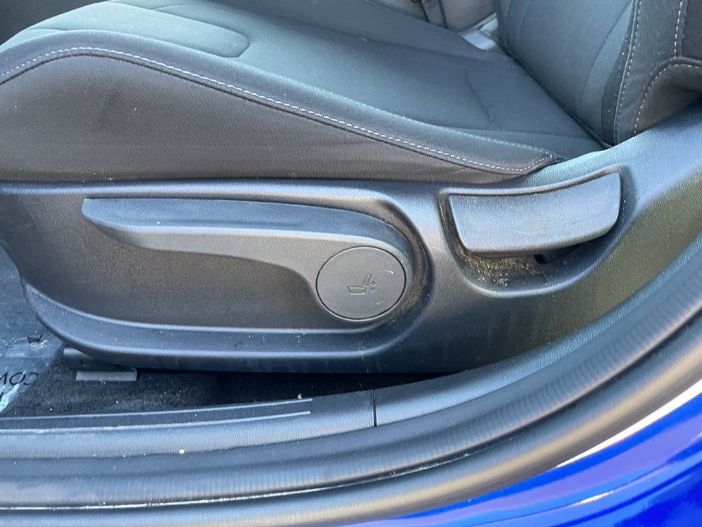 2025 Hyundai Elantra SEL Convenience Moonroof, One Owner