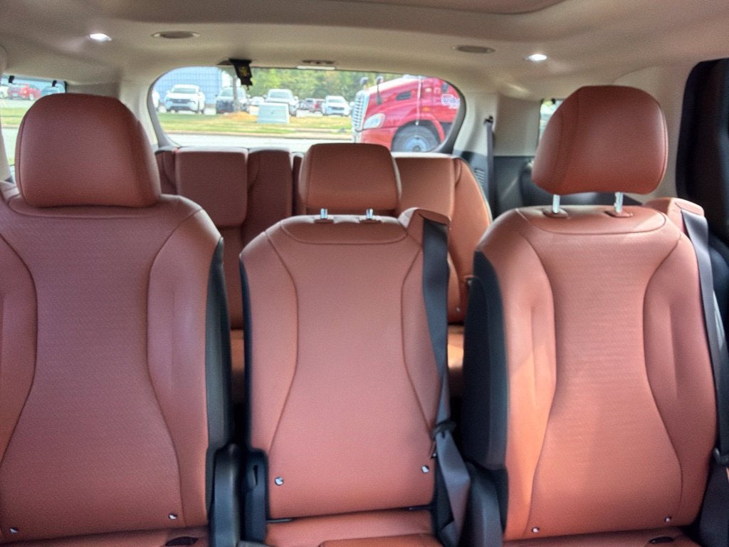 2023 Kia Carnival SX Prestige Clean CarFax, One Owner