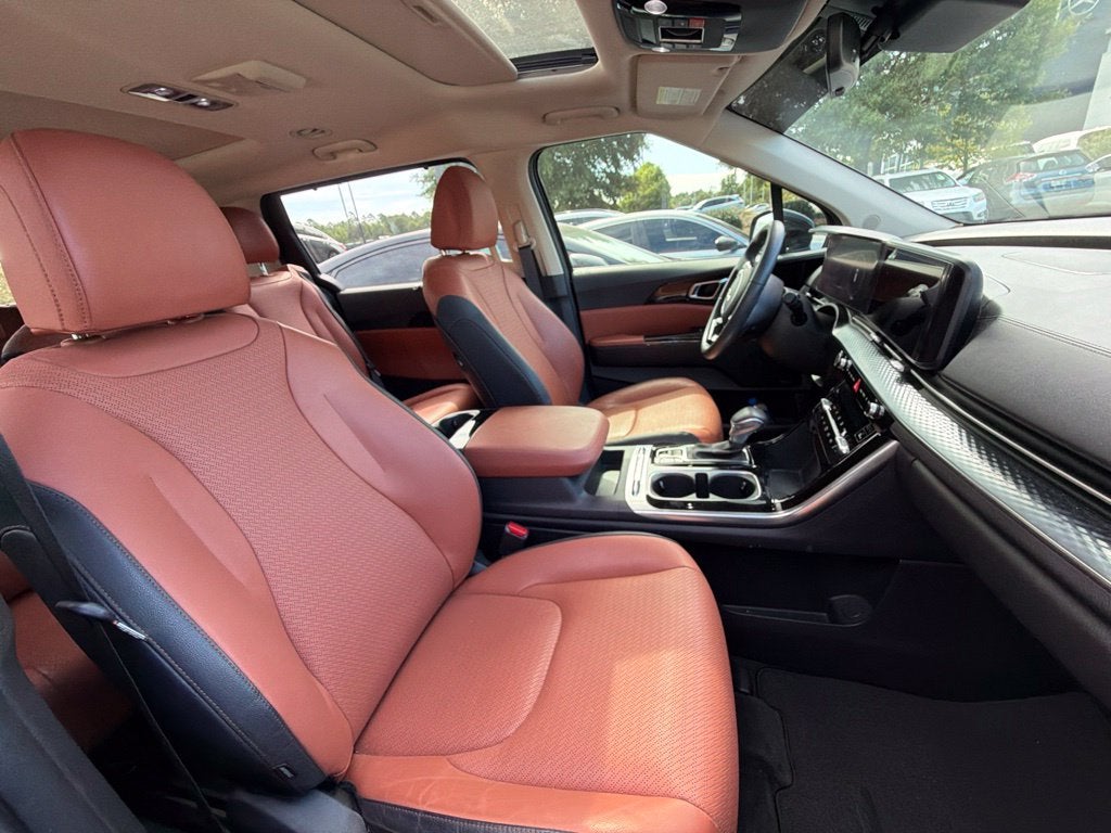 2023 Kia Carnival SX Prestige Clean CarFax, One Owner