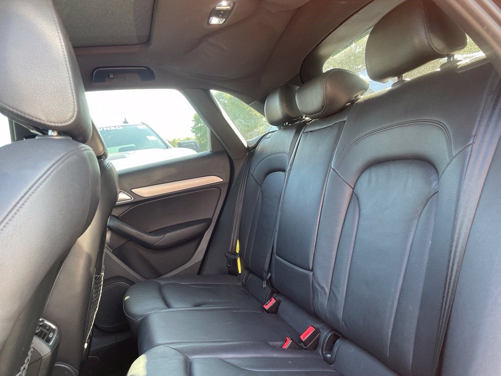 2017 Audi Q3 2.0T Premium, Pano Roof, Leather quattro