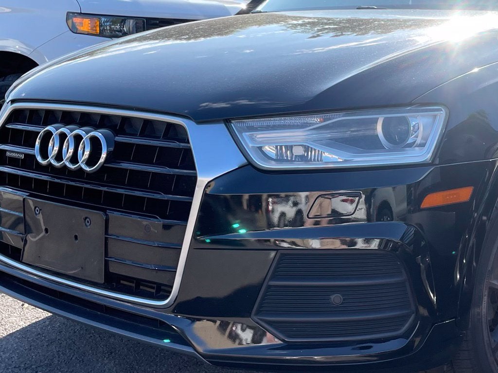 2017 Audi Q3 2.0T Premium, Pano Roof, Leather quattro