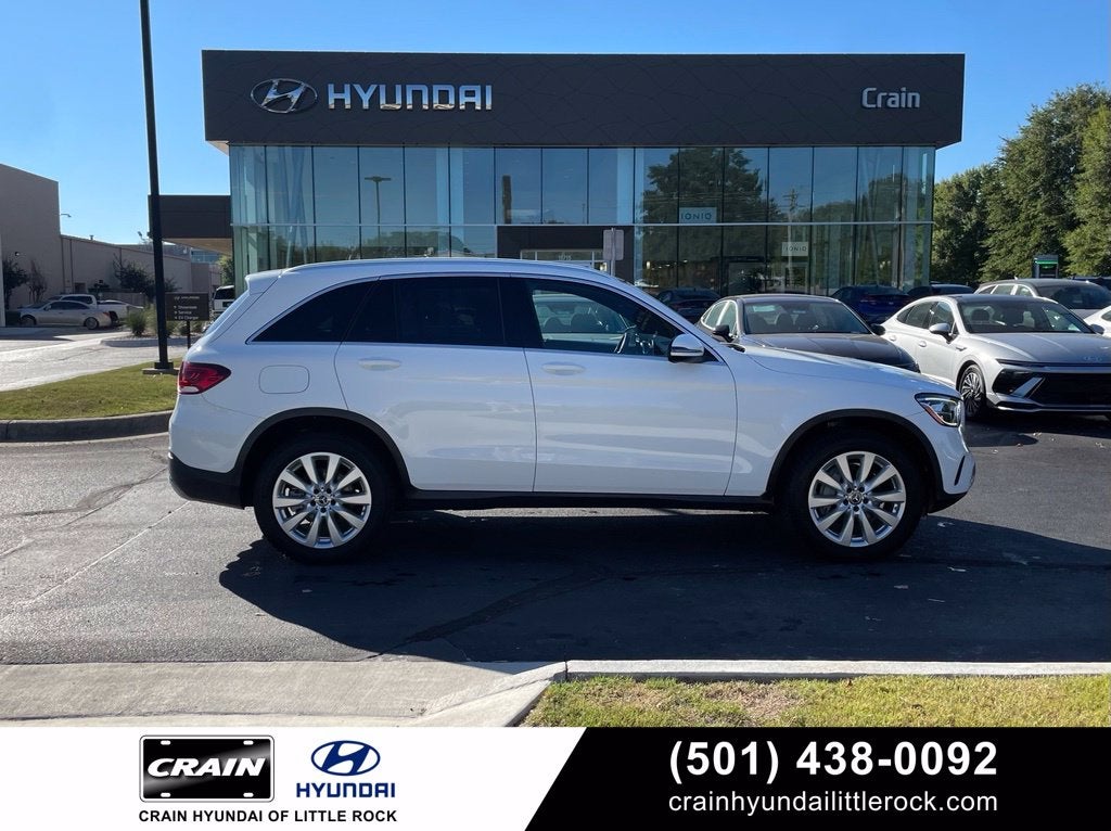2020 Mercedes-Benz GLC GLC 300 Pano Roof, Leather, Low Miles, One Owner