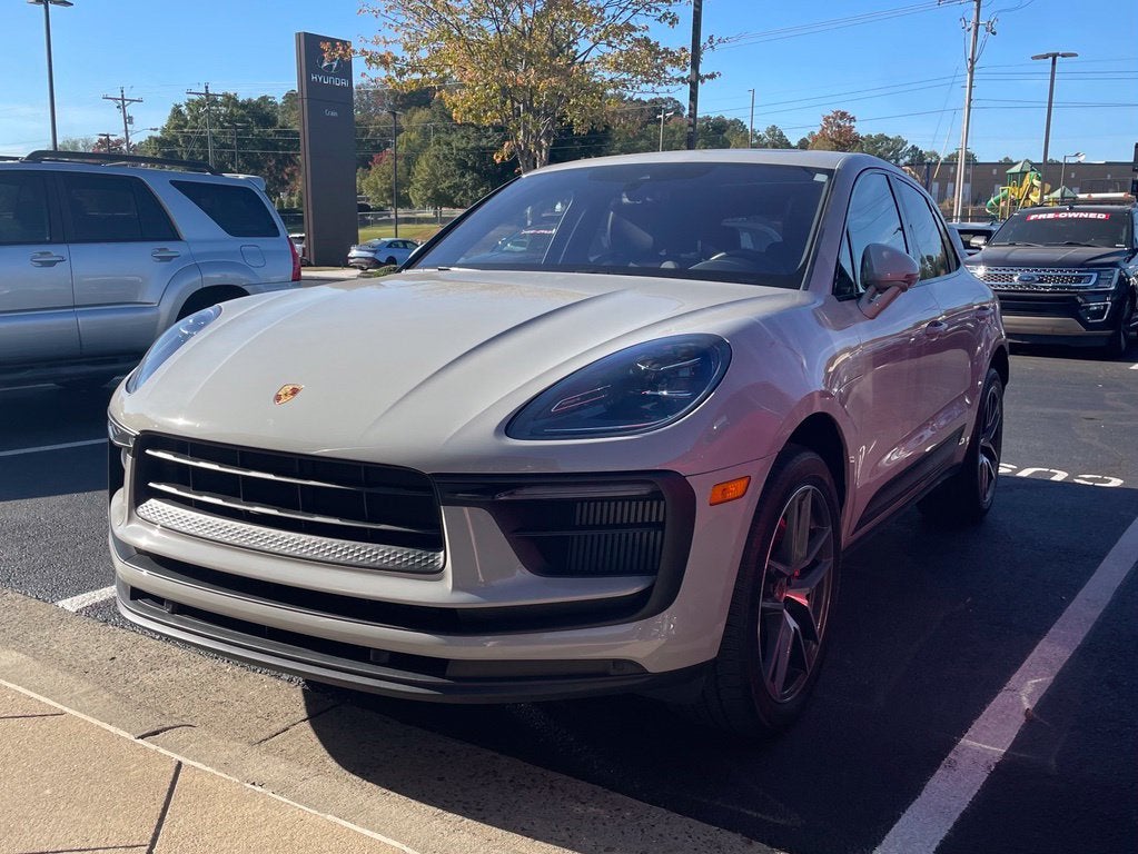 2022 Porsche Macan S Clean CarFax, One Owner, Low Miles