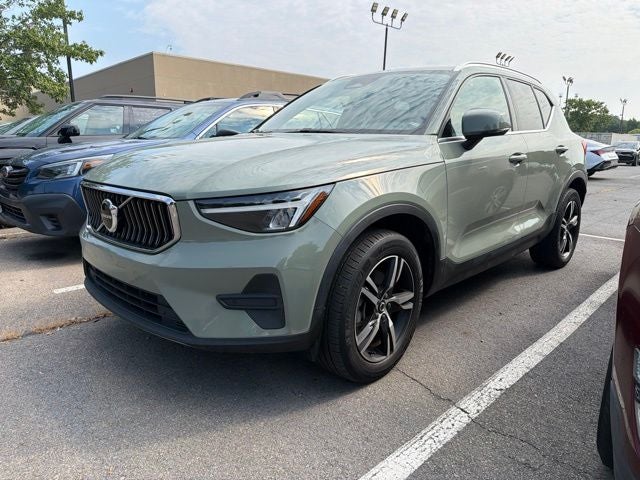 2024 Volvo XC40 B5 Core