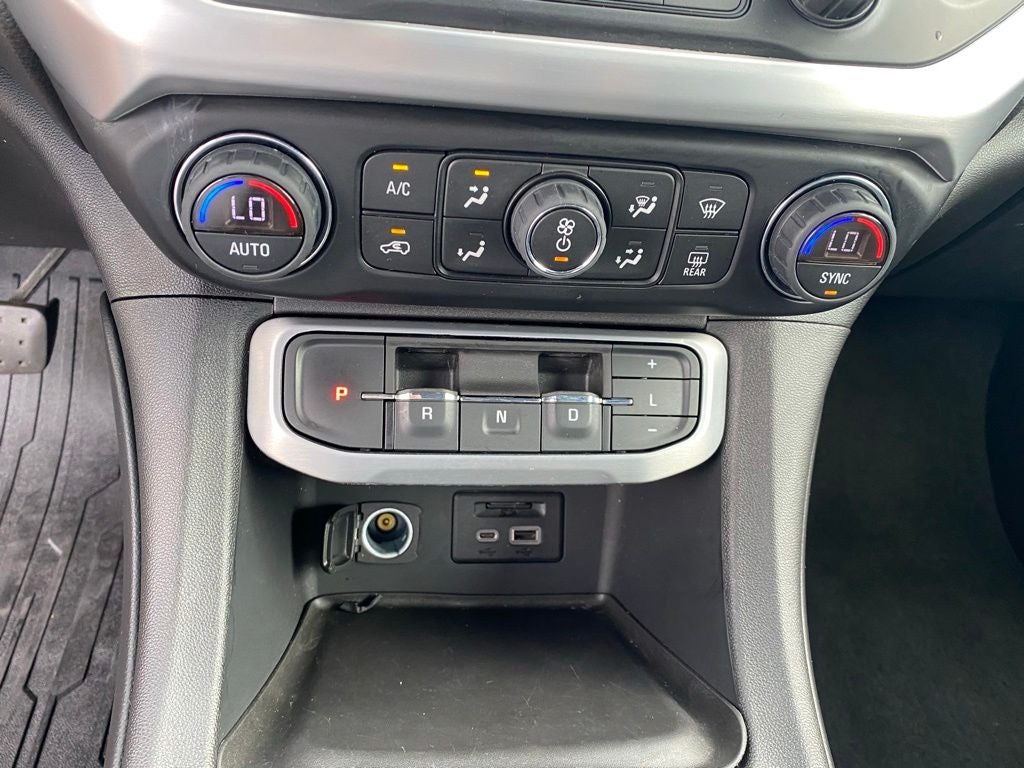 2022 GMC Acadia SLT
