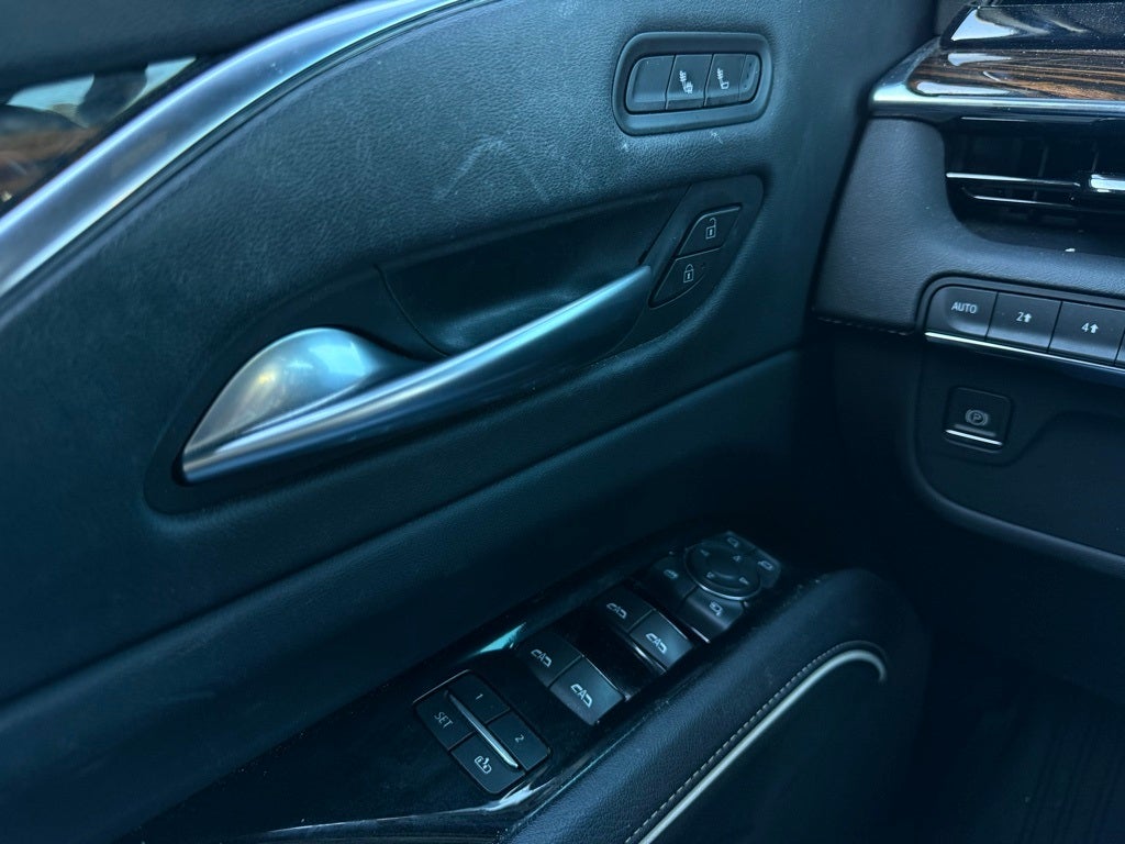 2022 Cadillac Escalade Luxury