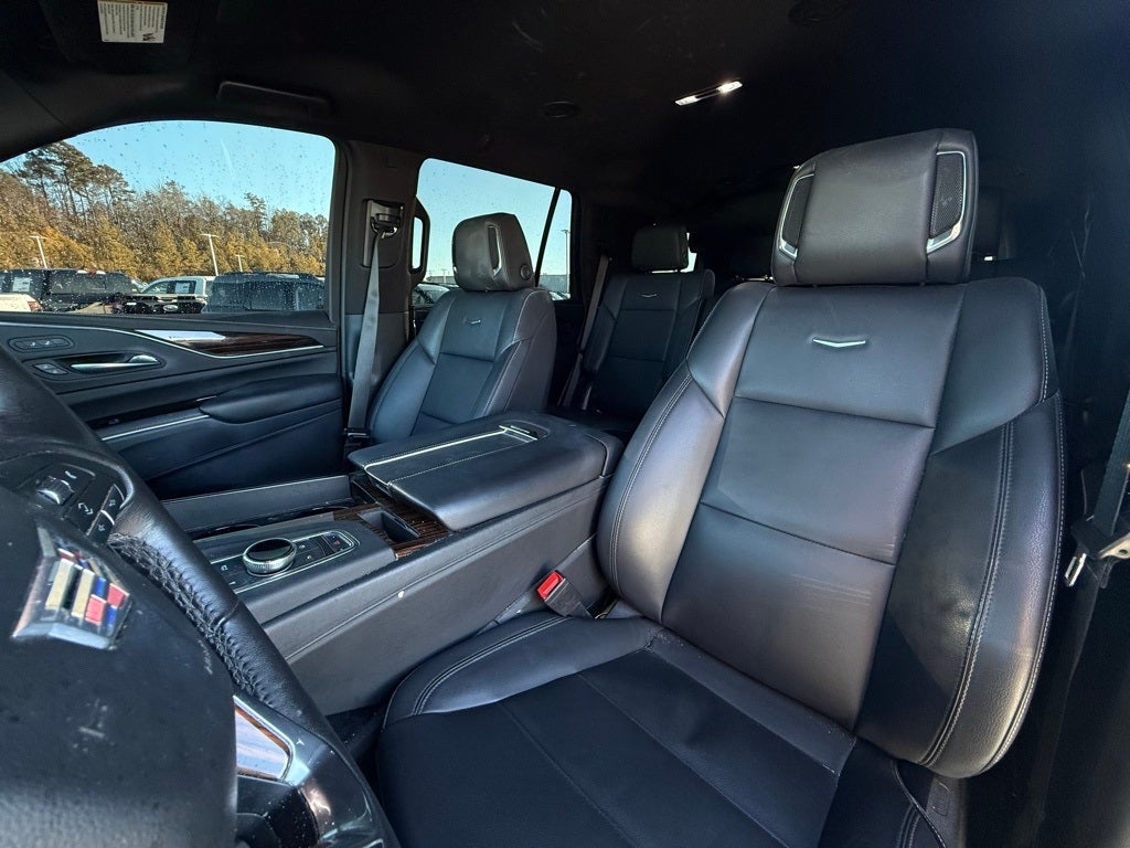 2022 Cadillac Escalade Luxury