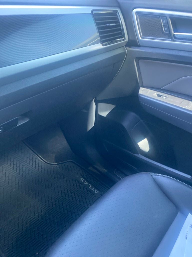 2023 Volkswagen Atlas Cross Sport 3.6L V6 SEL R-Line