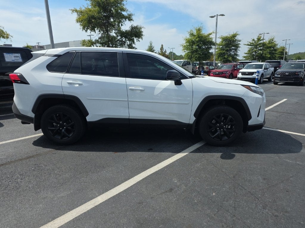 2024 Toyota RAV4 LE