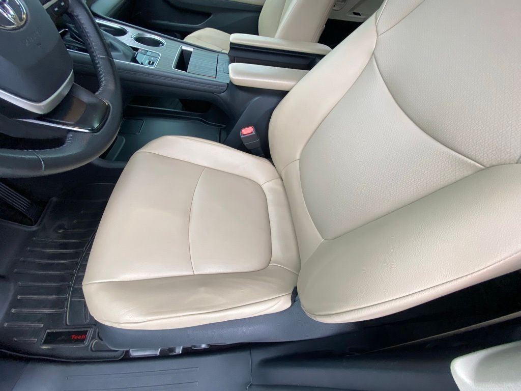 2021 Toyota Sienna XLE 8 Passenger