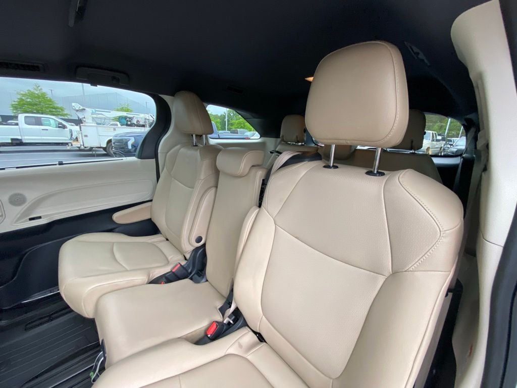 2021 Toyota Sienna XLE 8 Passenger