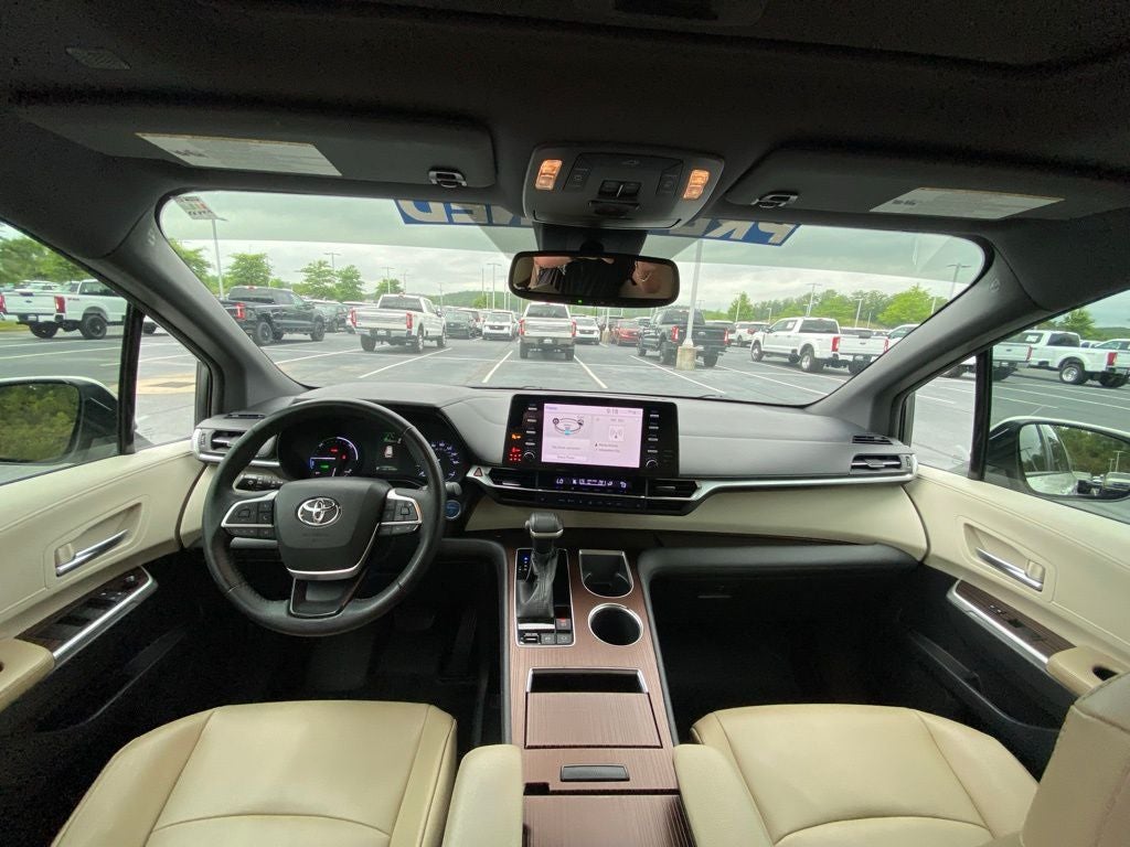 2021 Toyota Sienna XLE 8 Passenger