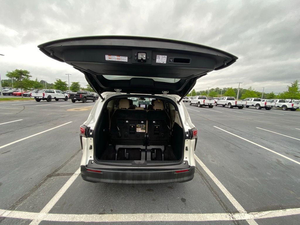 2021 Toyota Sienna XLE 8 Passenger