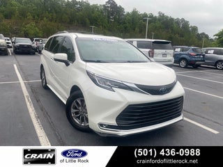 2021 Toyota Sienna XLE 8 Passenger