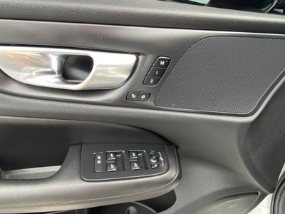 2024 Volvo S60 B5 Plus Dark Theme