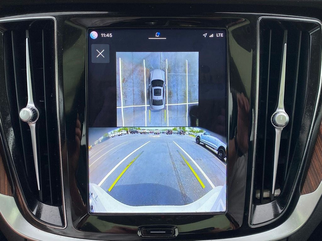 2024 Volvo S60 B5 Plus Dark Theme