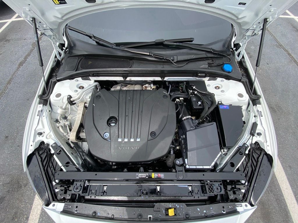 2024 Volvo S60 B5 Plus Dark Theme