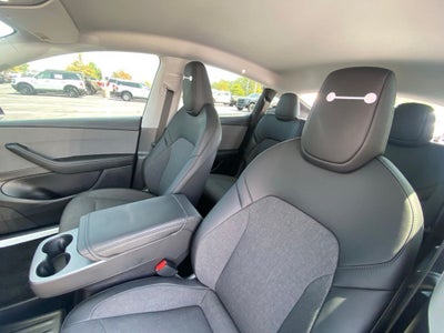 2026 Tesla Model Y Long Range 1 Owner-Clean Carfax