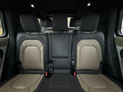 2023 Land Rover Defender 130 X-Dynamic SE