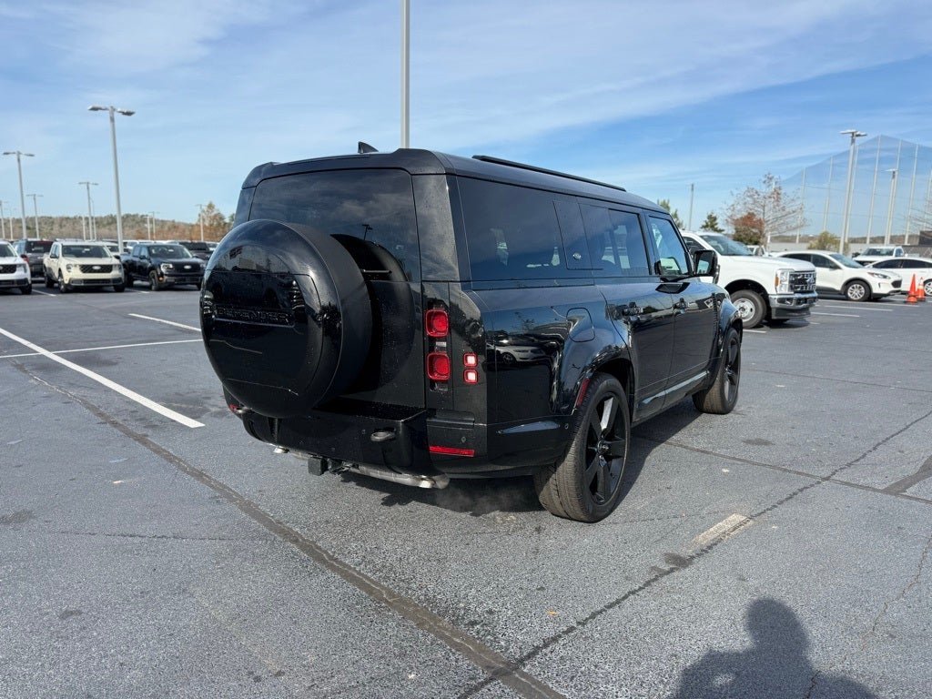 2024 Land Rover Defender 130 X-Dynamic SE
