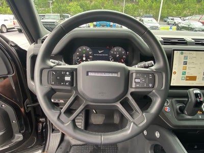 2025 Land Rover Defender 130 Outbound