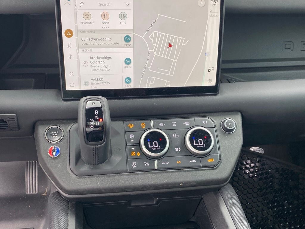 2025 Land Rover Defender 130 Outbound