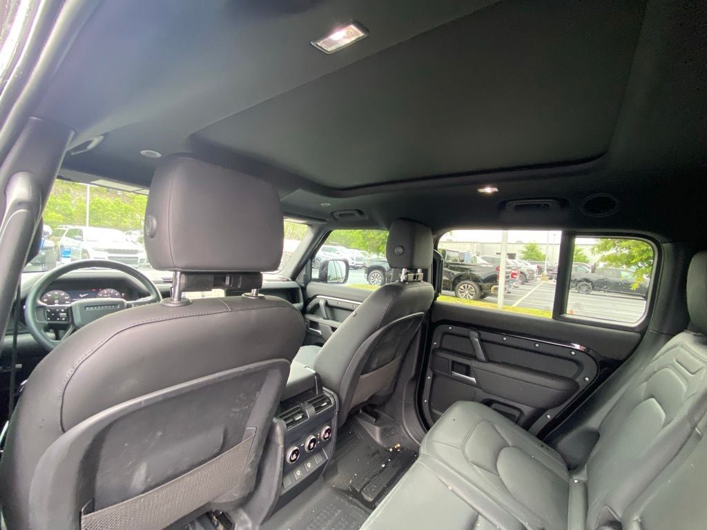 2025 Land Rover Defender 130 Outbound