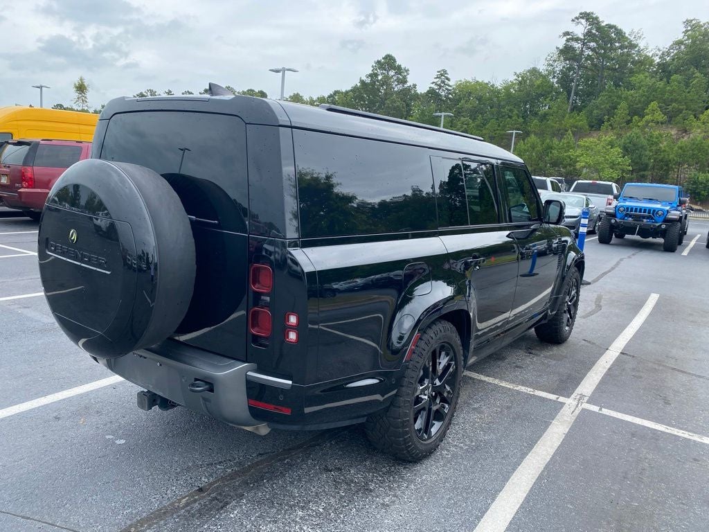 2025 Land Rover Defender 130 Outbound